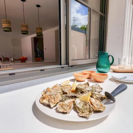 Spacieuse Sous Les Pins & Piscine Holiday home Andernos-les-Bains