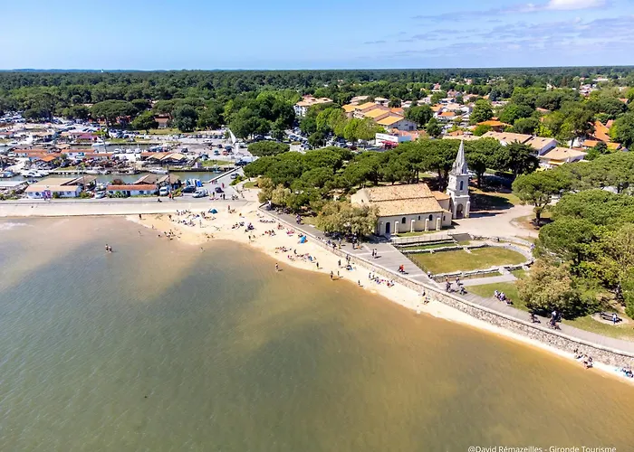 Spacieuse Sous Les Pins & Piscine Feriehus Andernos-les-Bains