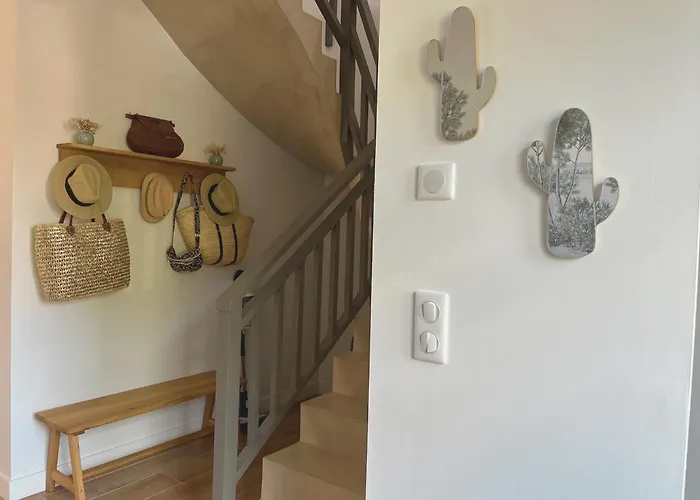 Spacieuse Sous Les Pins & Piscine *