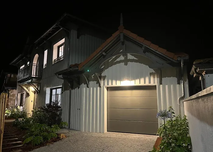 Spacieuse Sous Les Pins & Piscine Feriehus *